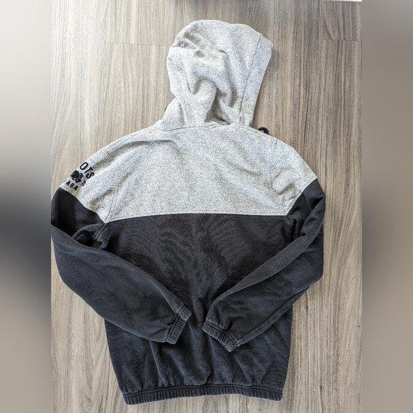Roots- Grey and Black Sweater - XS - Picture 2 of 6
